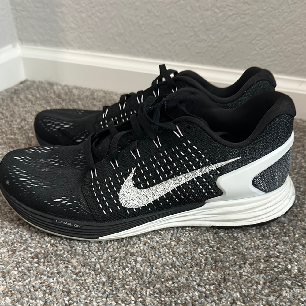 Nike Black and White Running Shoes